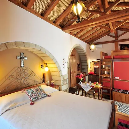 Izambo Guest Houses 3*