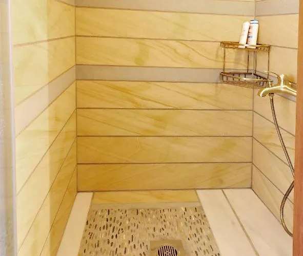 Izambo Casa de hóspedes 3*