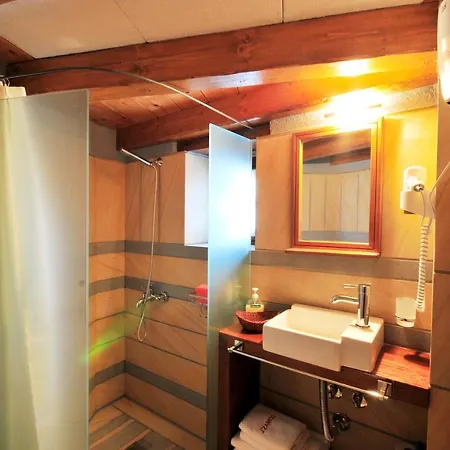 Πανσιόν Izambo