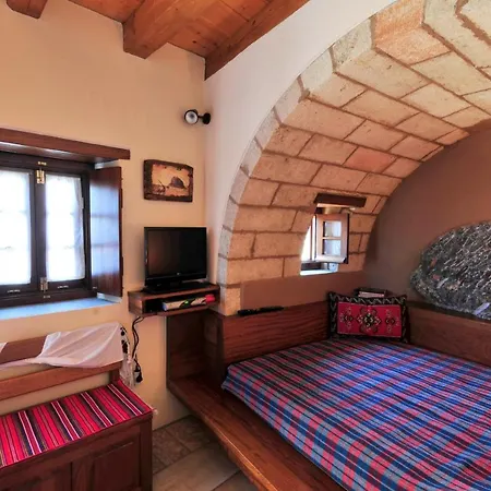 Izambo Monemvasia
