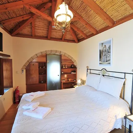 Izambo Πανσιόν 3*