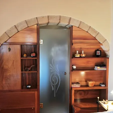 Гостевой дом Izambo Guest Houses Монемвазия