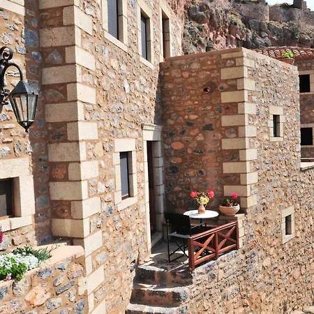 Izambo Guest Houses Гостевой дом 3*