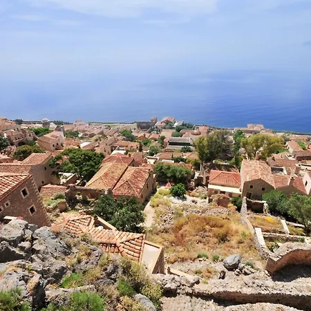 Izambo Πανσιόν Μονεμβασιά