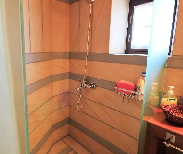 Izambo 모넴바시아