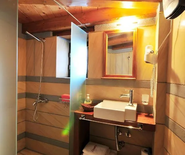 Гостевой дом Izambo Guest Houses 3*