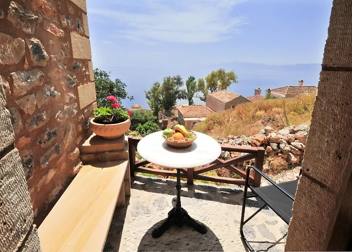 Izambo Guest Houses Гостевой дом