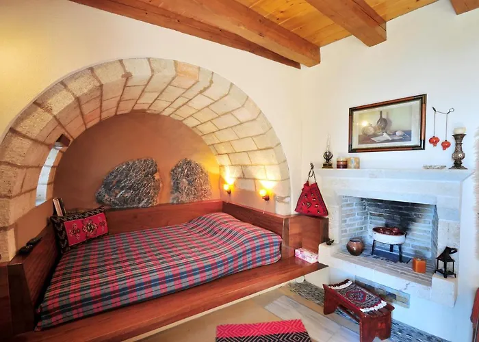 Izambo Guest Houses Гостевой дом 3*